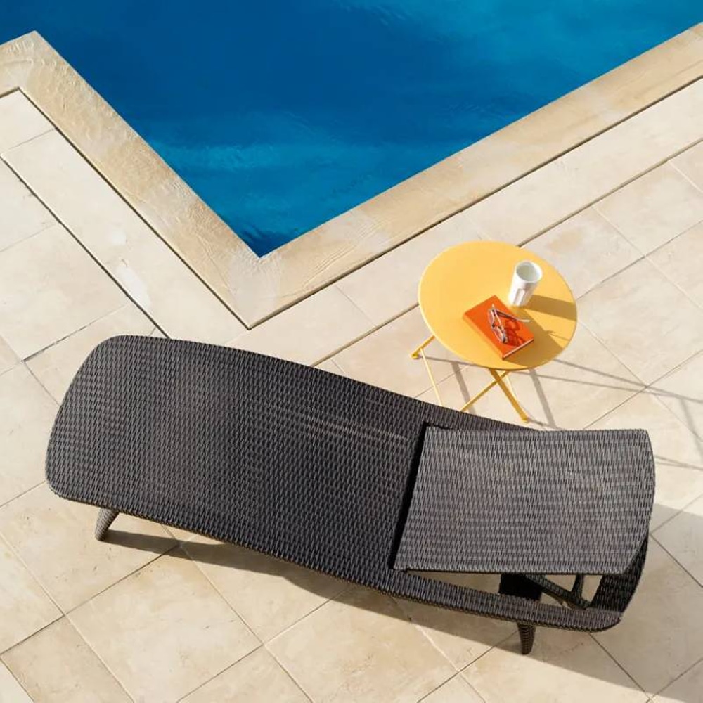 Комплект пластиковых шезлонгов Keter Pacific Set 2шт. + столик Графит