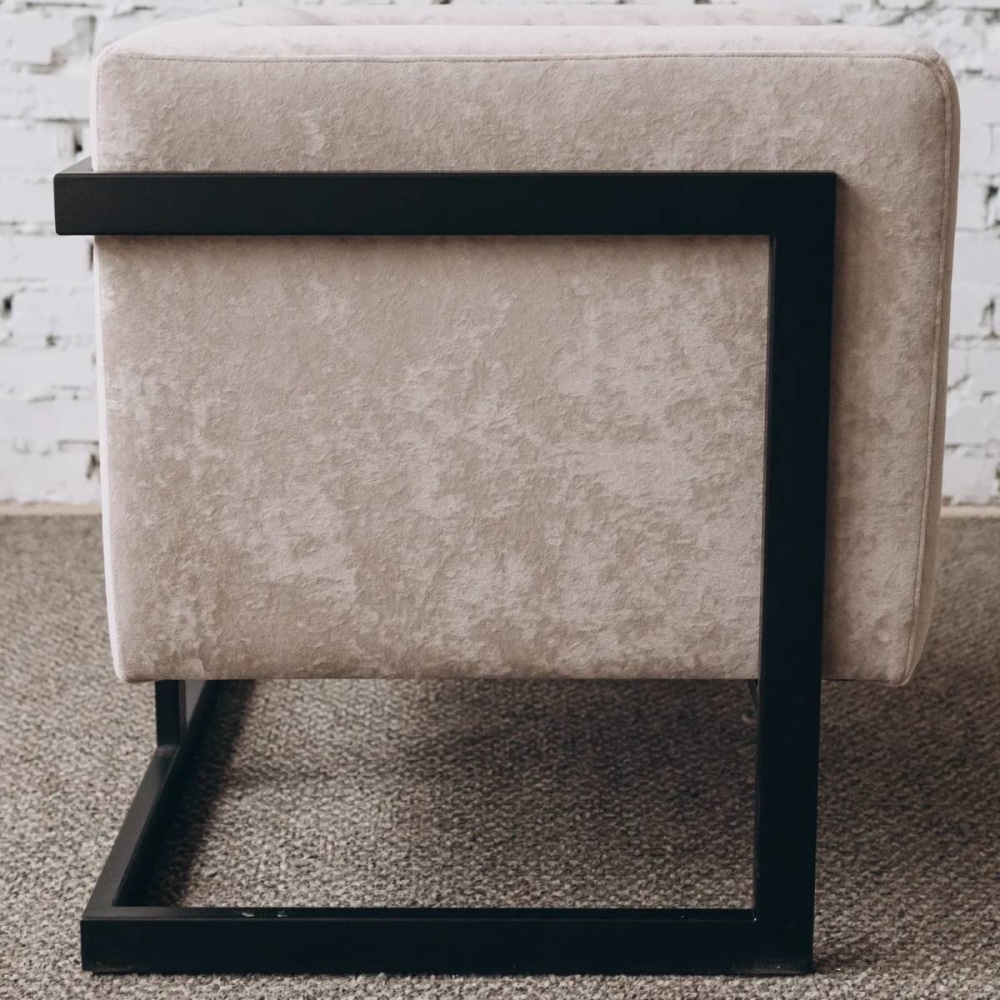 Кресло Harold Armchair